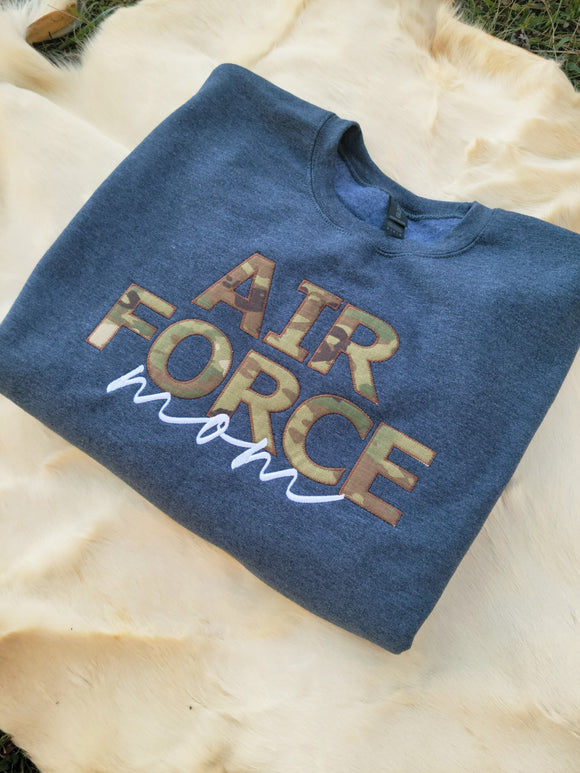 APPLIQUE SWEATSHIRT